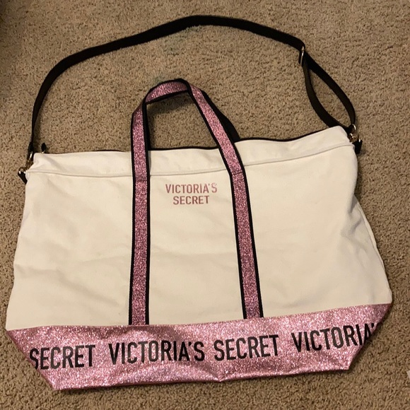 Victoria’s Secret weekend bag - Picture 1 of 1
